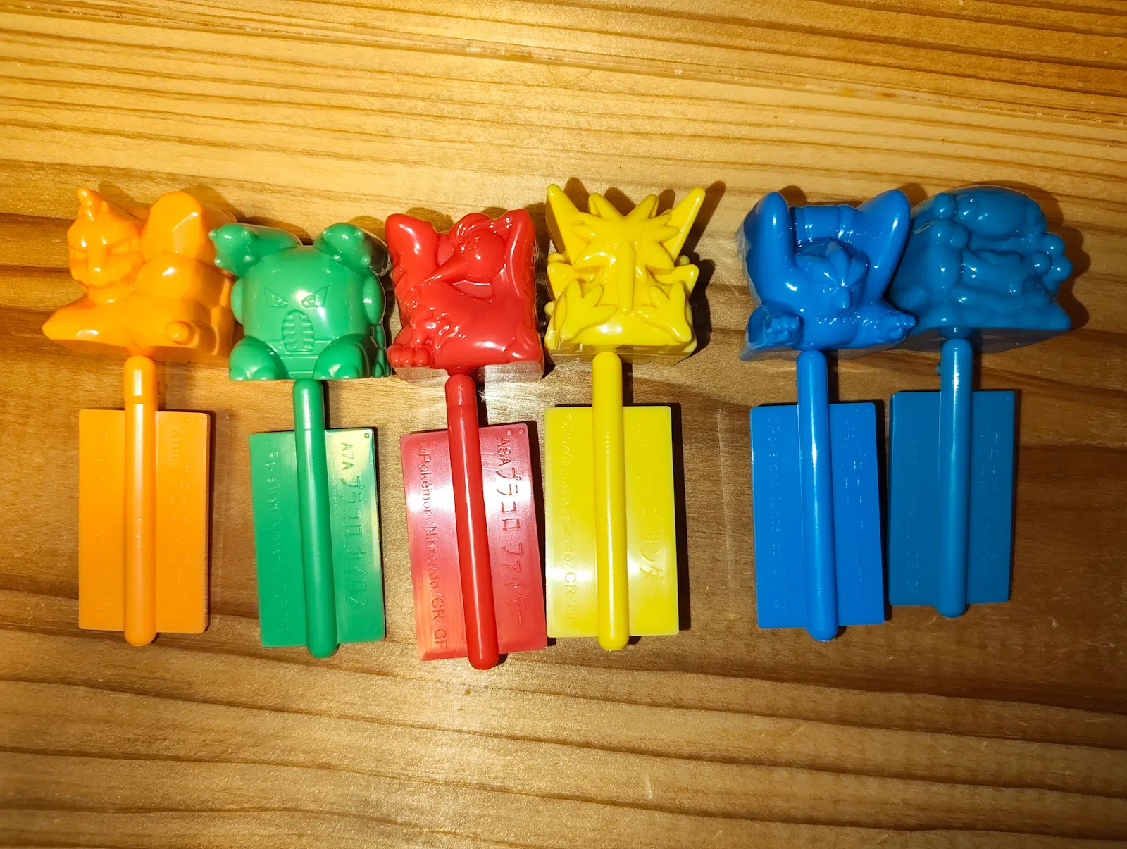 右側のBOXのソリッドキャラコロ